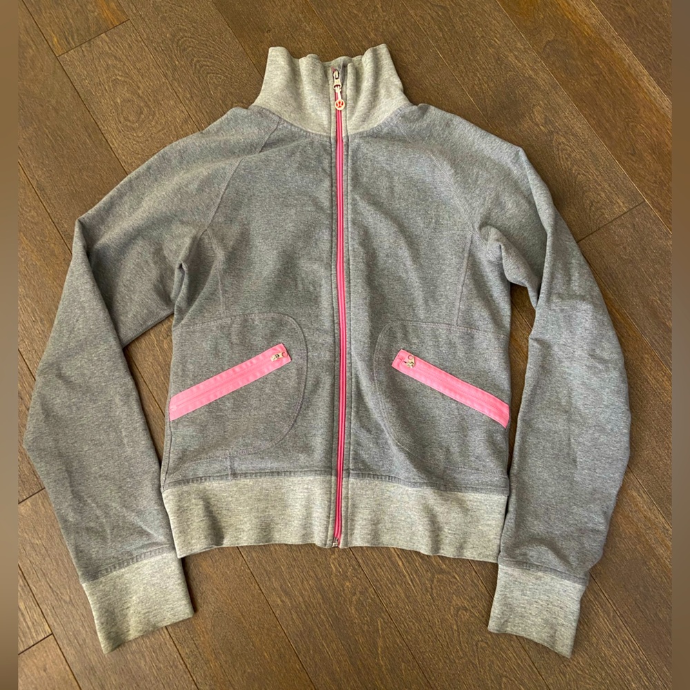 Lululemon sweater size 8